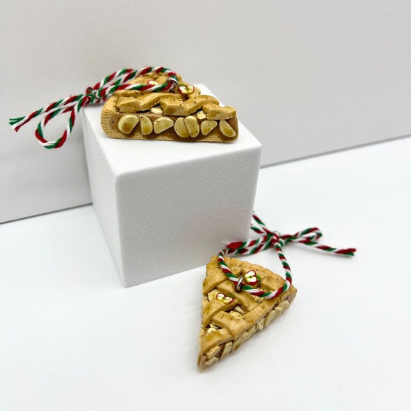 Applie Pie Christmas Ornament – Handmade Clay Dessert Tree Decoration - Picture 9 of 13